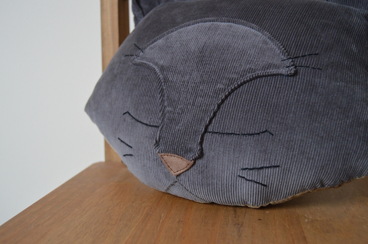 Cat Cushions - www.midgins.com